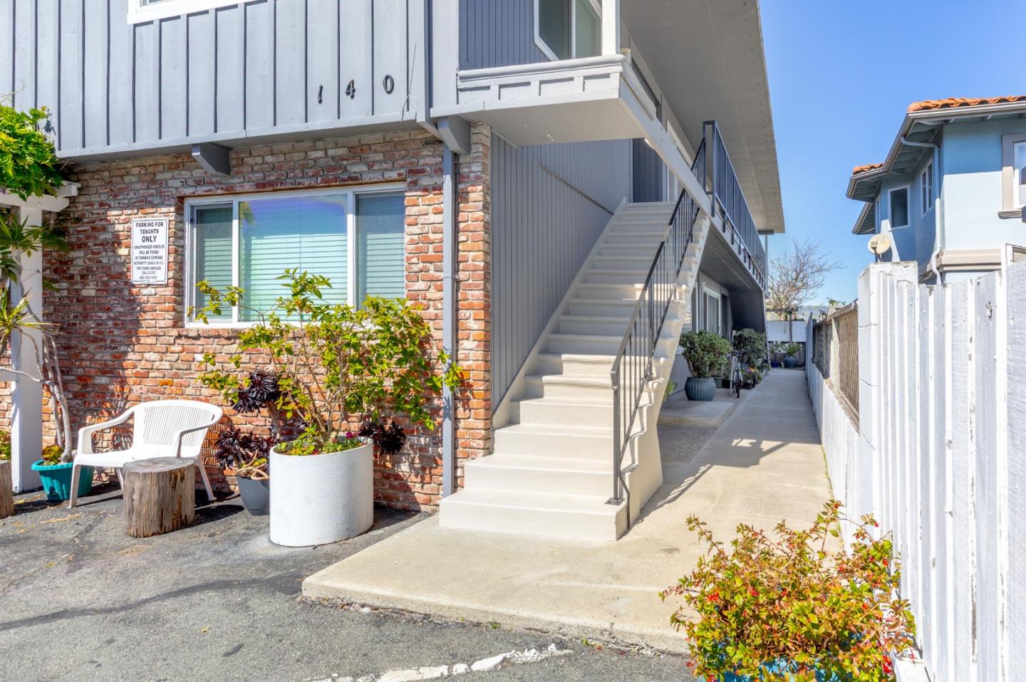 Detail Gallery Image 6 of 28 For 140 Bay St, Santa Cruz,  CA 95060 - – Beds | – Baths