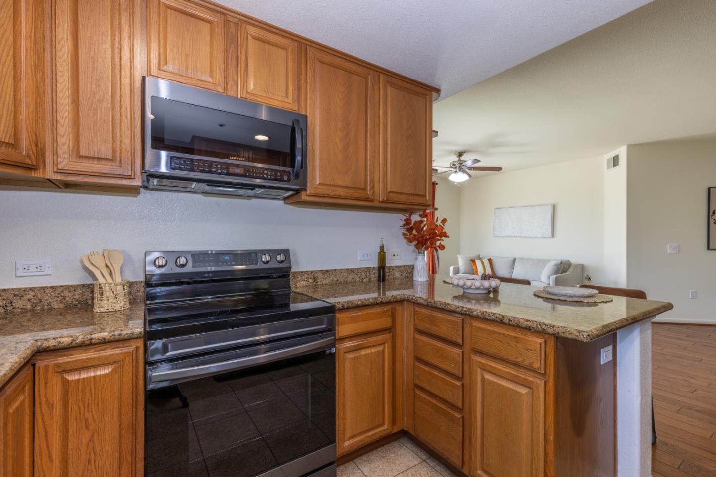 Detail Gallery Image 11 of 35 For 800 S Abel St #218,  Milpitas,  CA 95035 - 3 Beds | 2 Baths