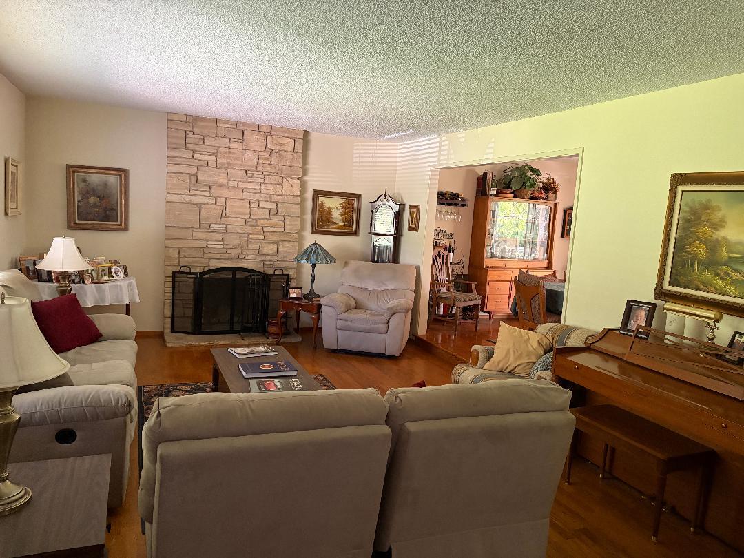 Detail Gallery Image 3 of 6 For Suffolk Ct, Los Altos,  CA 94024 - 6 Beds | 2/1 Baths