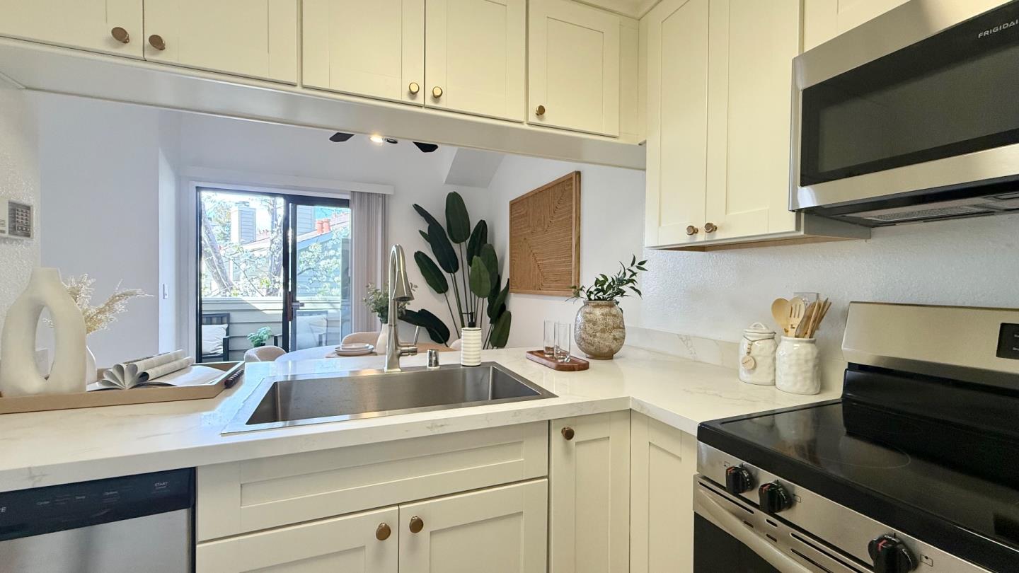 Detail Gallery Image 15 of 20 For 1763 Flickinger Pl, San Jose,  CA 95131 - 2 Beds | 2 Baths