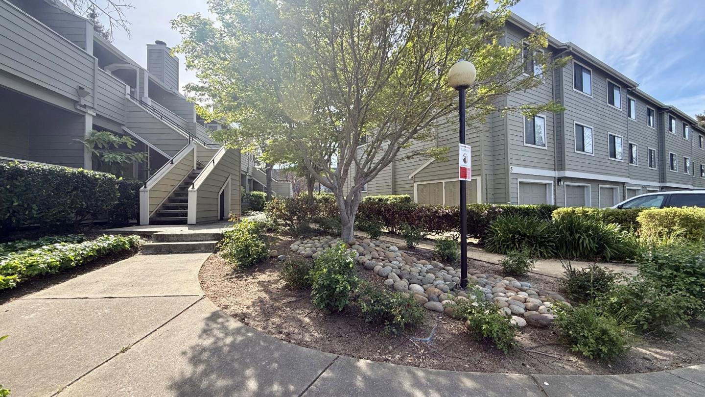 Detail Gallery Image 2 of 20 For 1763 Flickinger Pl, San Jose,  CA 95131 - 2 Beds | 2 Baths