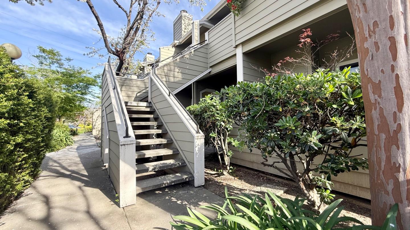 Detail Gallery Image 3 of 20 For 1763 Flickinger Pl, San Jose,  CA 95131 - 2 Beds | 2 Baths