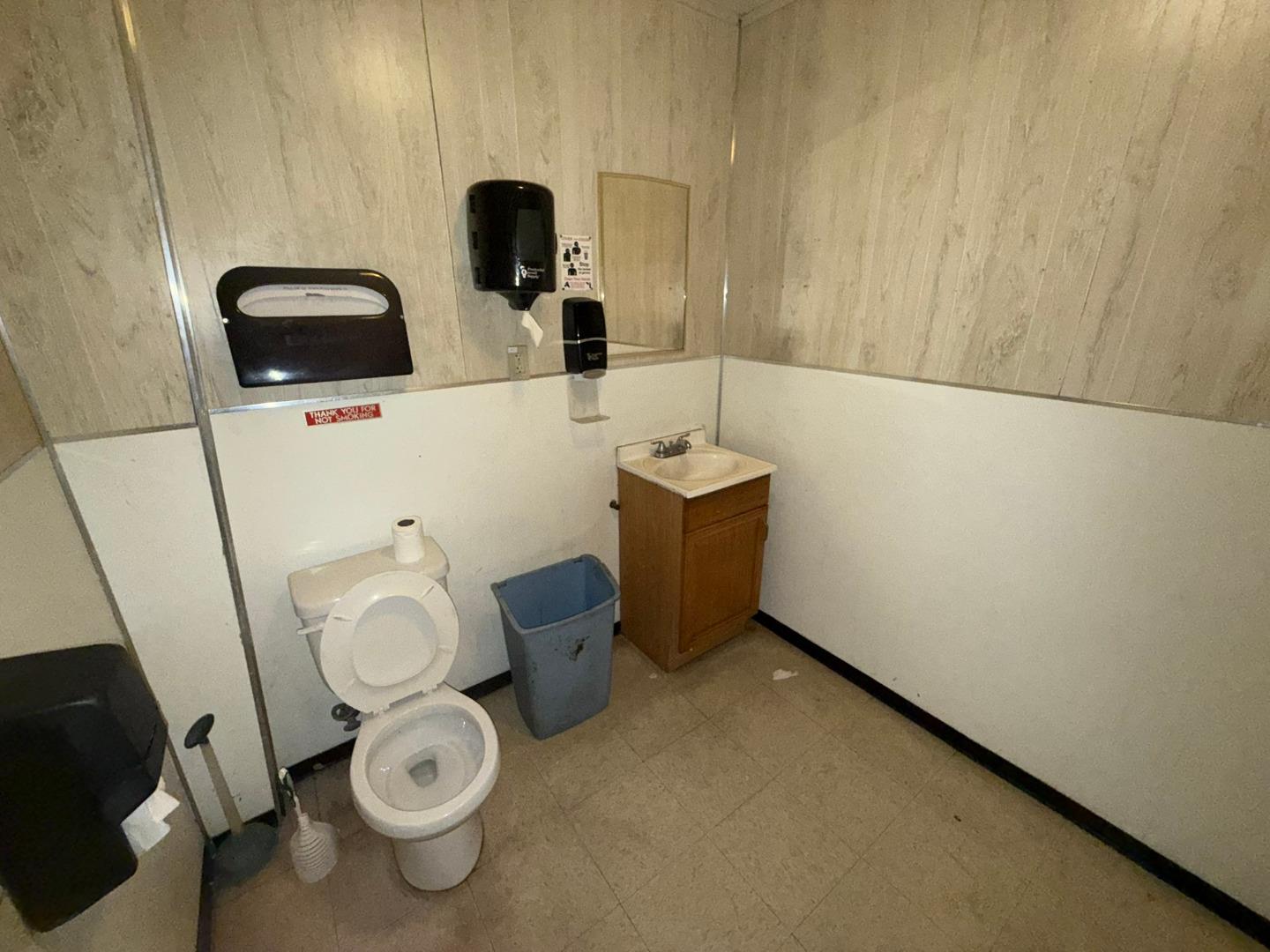 Detail Gallery Image 24 of 50 For 1360 Burton Ave #1360 1366,  Salinas,  CA 93901 - – Beds | – Baths