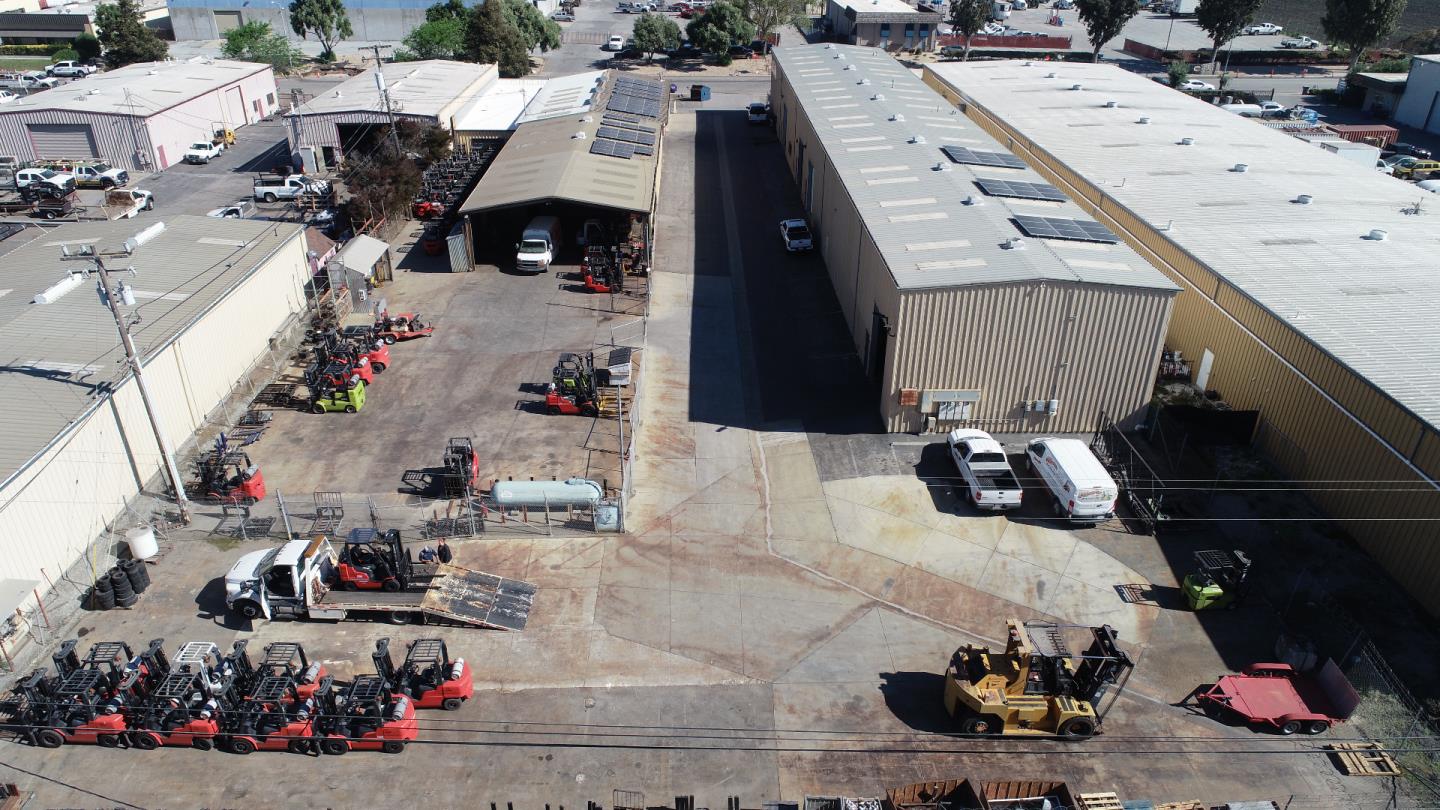 Detail Gallery Image 3 of 50 For 1360 Burton Ave #1360 1366,  Salinas,  CA 93901 - – Beds | – Baths