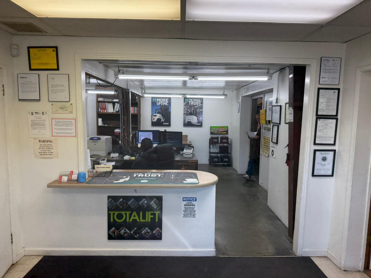 Detail Gallery Image 8 of 50 For 1360 Burton Ave #1360 1366,  Salinas,  CA 93901 - – Beds | – Baths