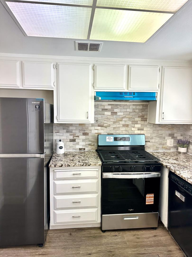 Detail Gallery Image 3 of 20 For 5816 Embee Dr, San Jose,  CA 95123 - 4 Beds | 2 Baths