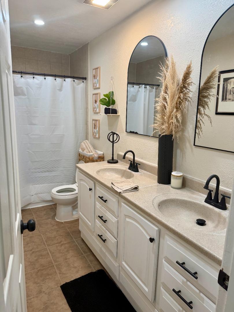 Detail Gallery Image 9 of 20 For 5816 Embee Dr, San Jose,  CA 95123 - 4 Beds | 2 Baths