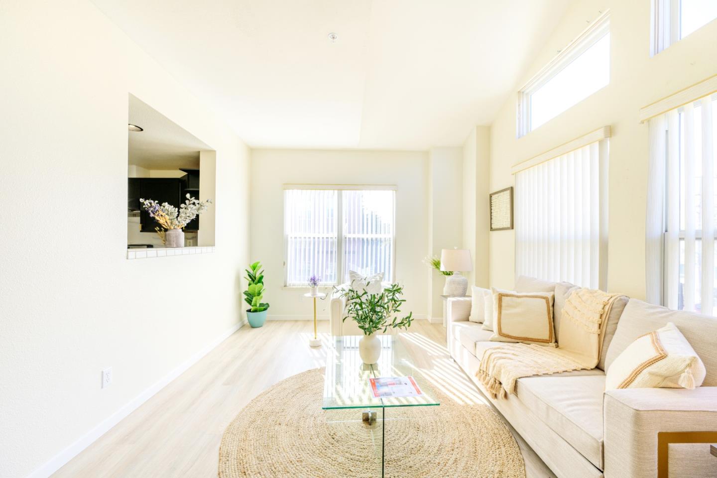 Detail Gallery Image 2 of 21 For 103 Stoneridge Ln #2210,  San Francisco,  CA 94134 - 3 Beds | 2 Baths