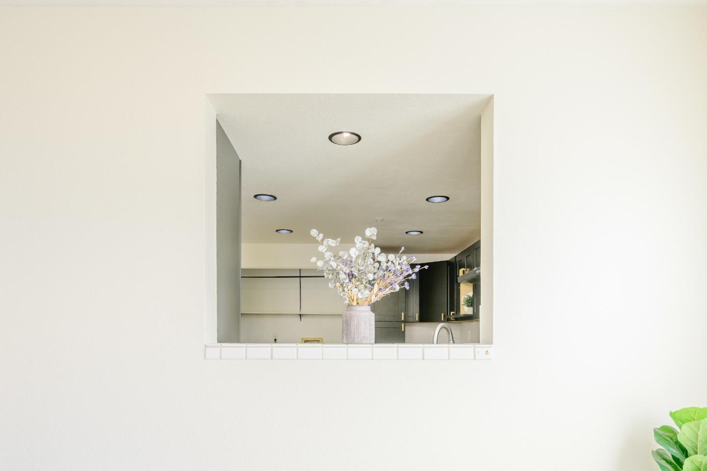 Detail Gallery Image 5 of 21 For 103 Stoneridge Ln #2210,  San Francisco,  CA 94134 - 3 Beds | 2 Baths