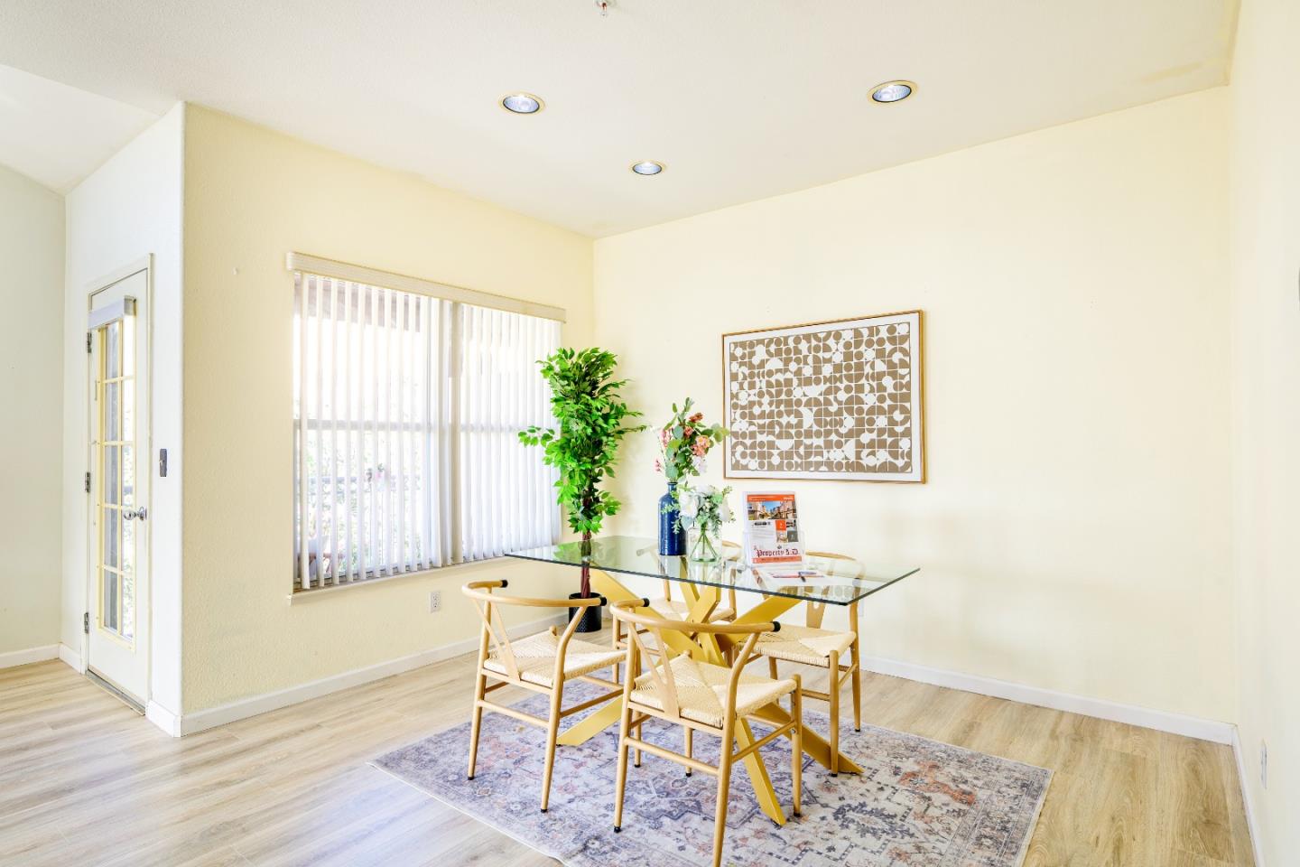 Detail Gallery Image 8 of 21 For 103 Stoneridge Ln #2210,  San Francisco,  CA 94134 - 3 Beds | 2 Baths