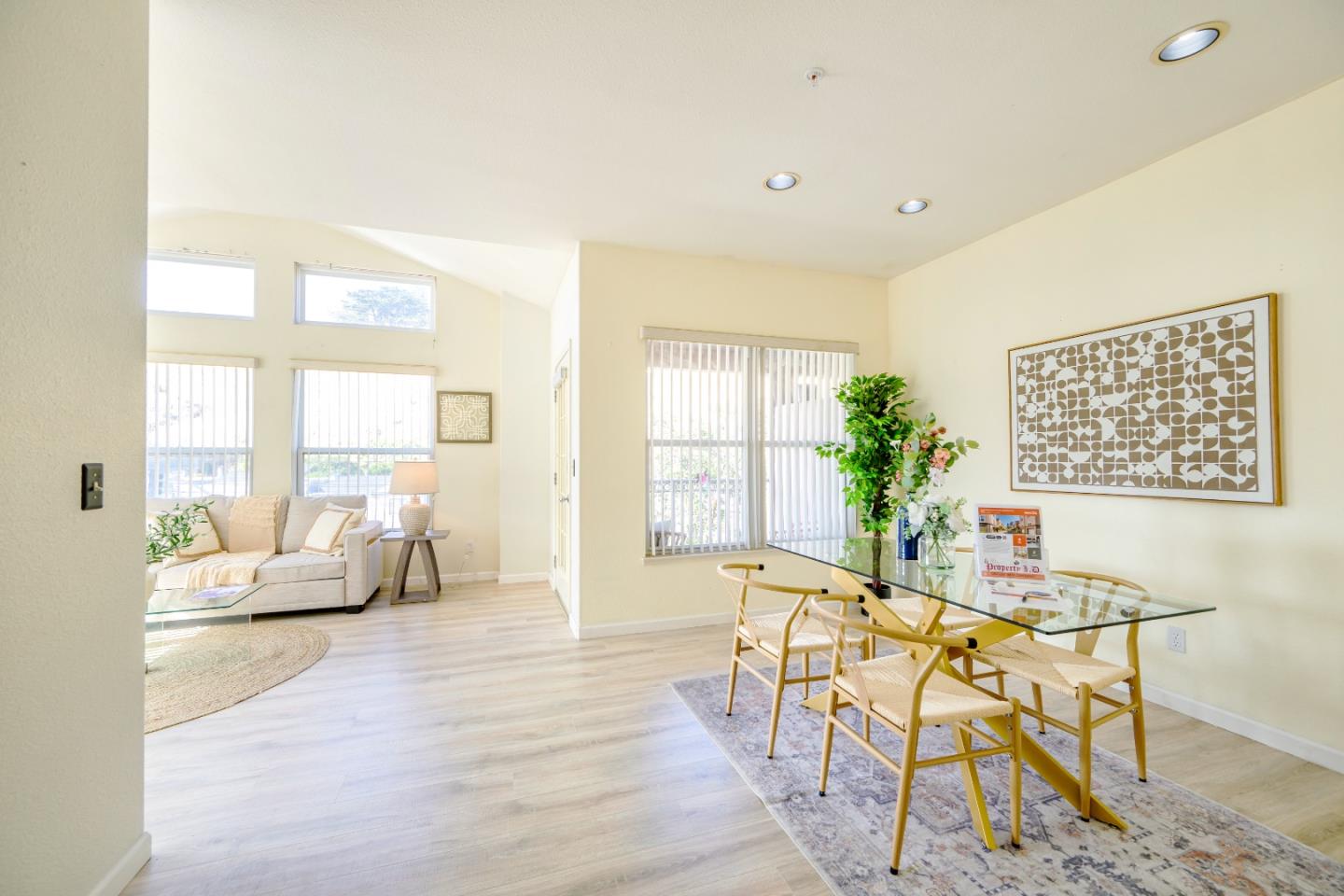 Detail Gallery Image 9 of 21 For 103 Stoneridge Ln #2210,  San Francisco,  CA 94134 - 3 Beds | 2 Baths