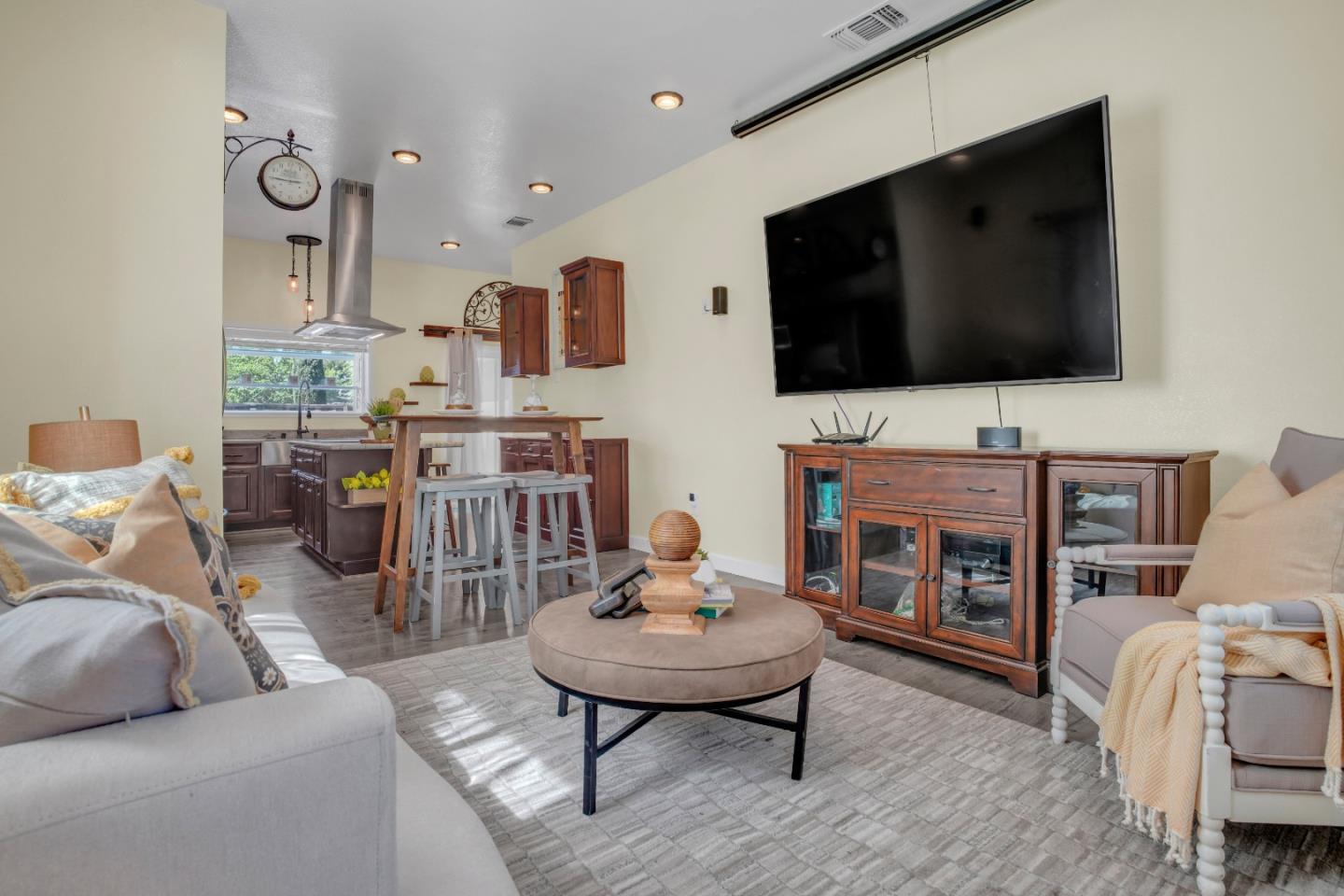 Detail Gallery Image 13 of 23 For 227 Cleopatra Dr, Pleasant Hill,  CA 94523 - 4 Beds | 2/1 Baths