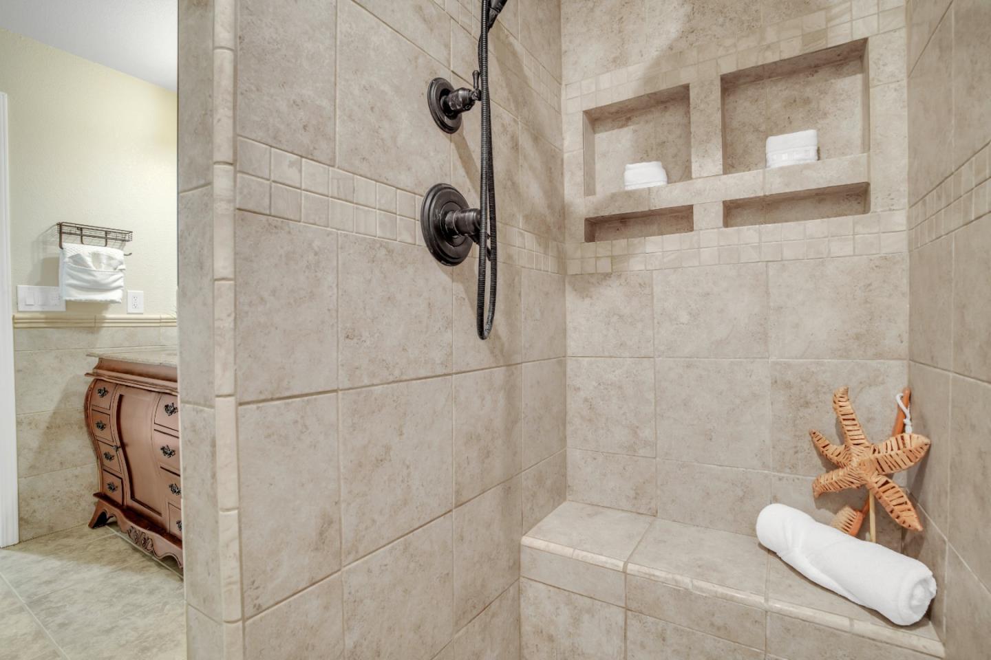 Detail Gallery Image 17 of 23 For 227 Cleopatra Dr, Pleasant Hill,  CA 94523 - 4 Beds | 2/1 Baths