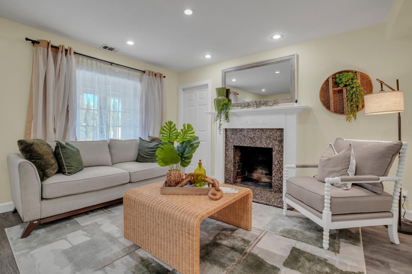 Detail Gallery Image 5 of 23 For 227 Cleopatra Dr, Pleasant Hill,  CA 94523 - 4 Beds | 2/1 Baths