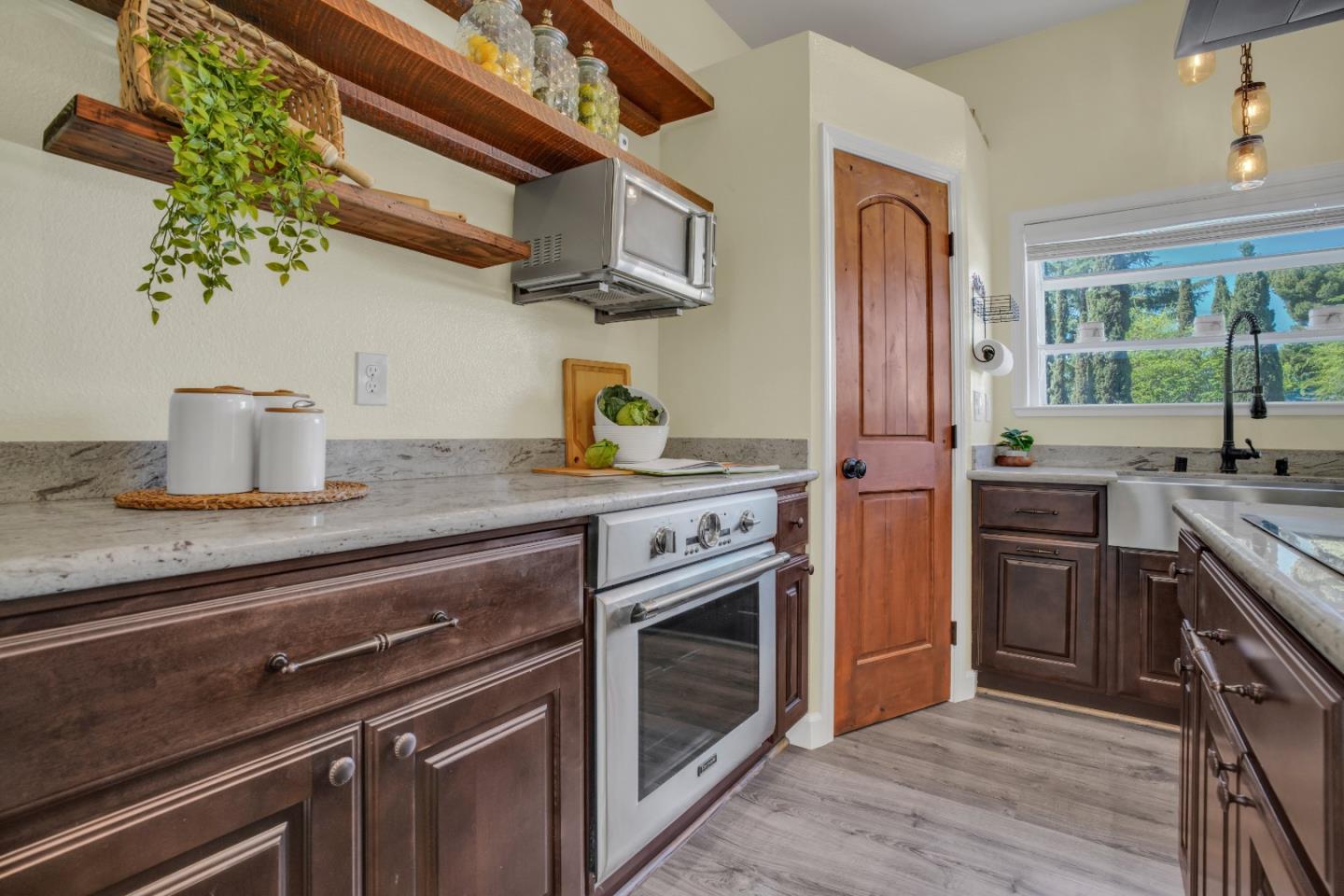 Detail Gallery Image 9 of 23 For 227 Cleopatra Dr, Pleasant Hill,  CA 94523 - 4 Beds | 2/1 Baths