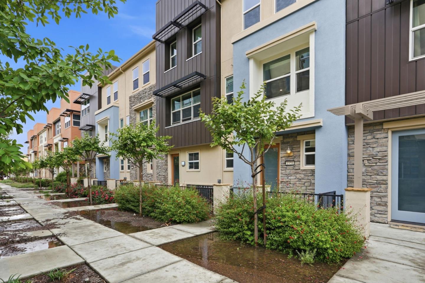 Detail Gallery Image 2 of 25 For 1958 Galileo Ln, San Jose,  CA 95133 - 3 Beds | 3 Baths