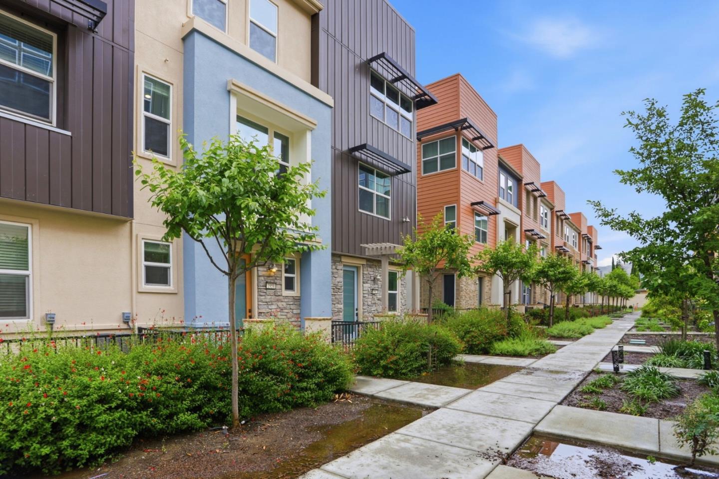 Detail Gallery Image 3 of 25 For 1958 Galileo Ln, San Jose,  CA 95133 - 3 Beds | 3 Baths