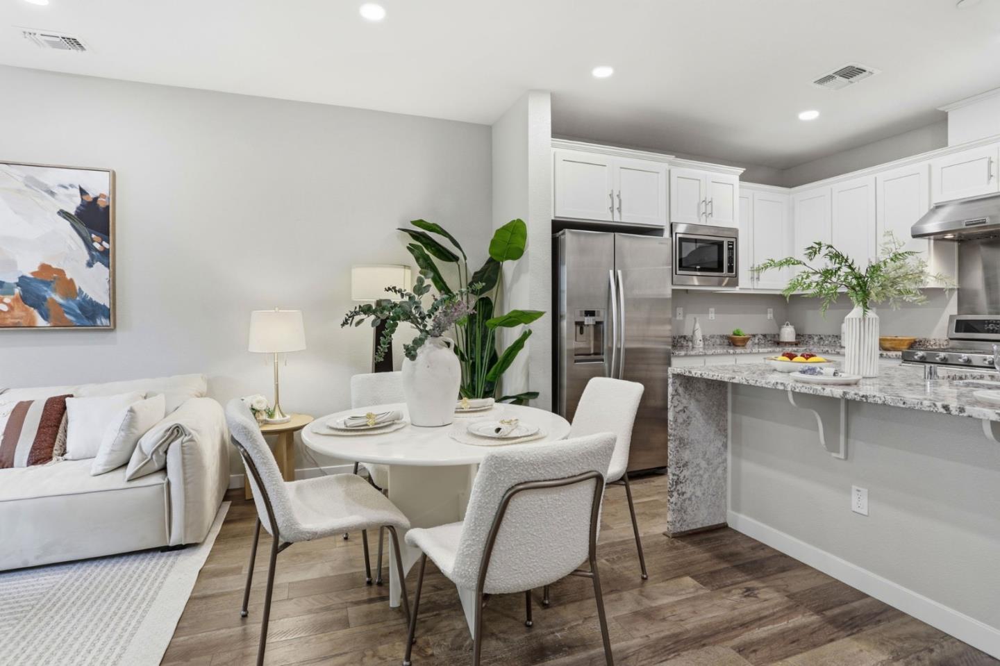 Detail Gallery Image 9 of 25 For 1958 Galileo Ln, San Jose,  CA 95133 - 3 Beds | 3 Baths