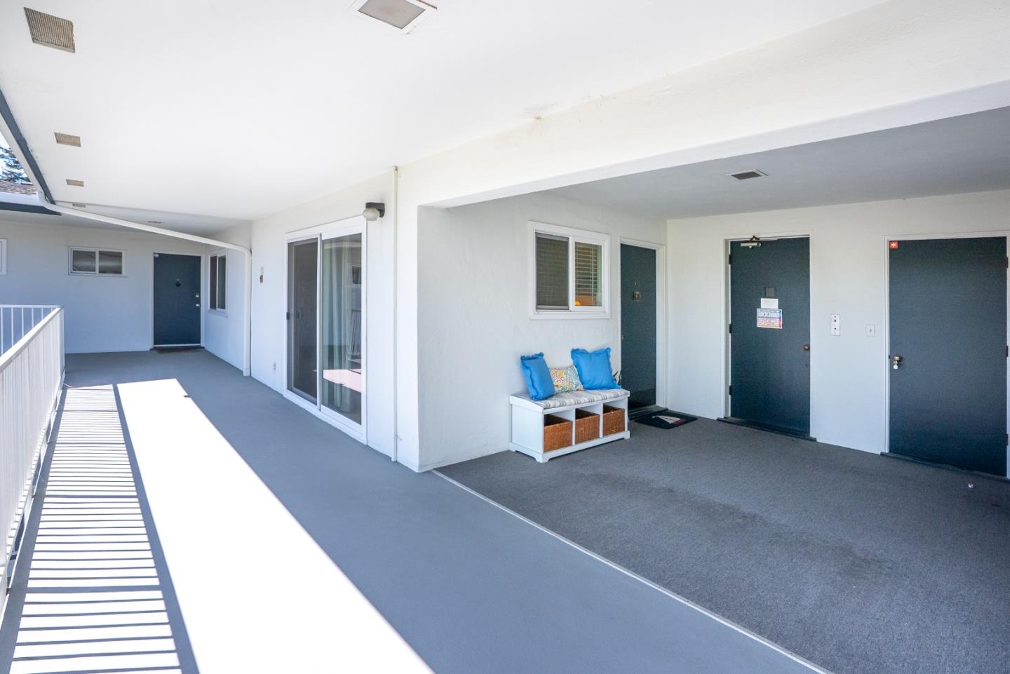 Detail Gallery Image 3 of 29 For 328 Main St #13,  Santa Cruz,  CA 95060 - 2 Beds | 1 Baths