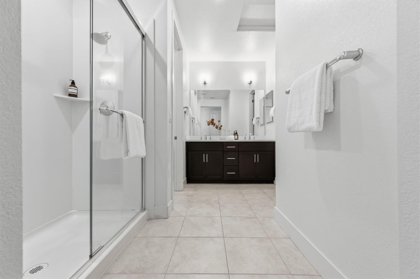 Detail Gallery Image 14 of 21 For 692 Amalfi Loop, Milpitas,  CA 95035 - 3 Beds | 3 Baths