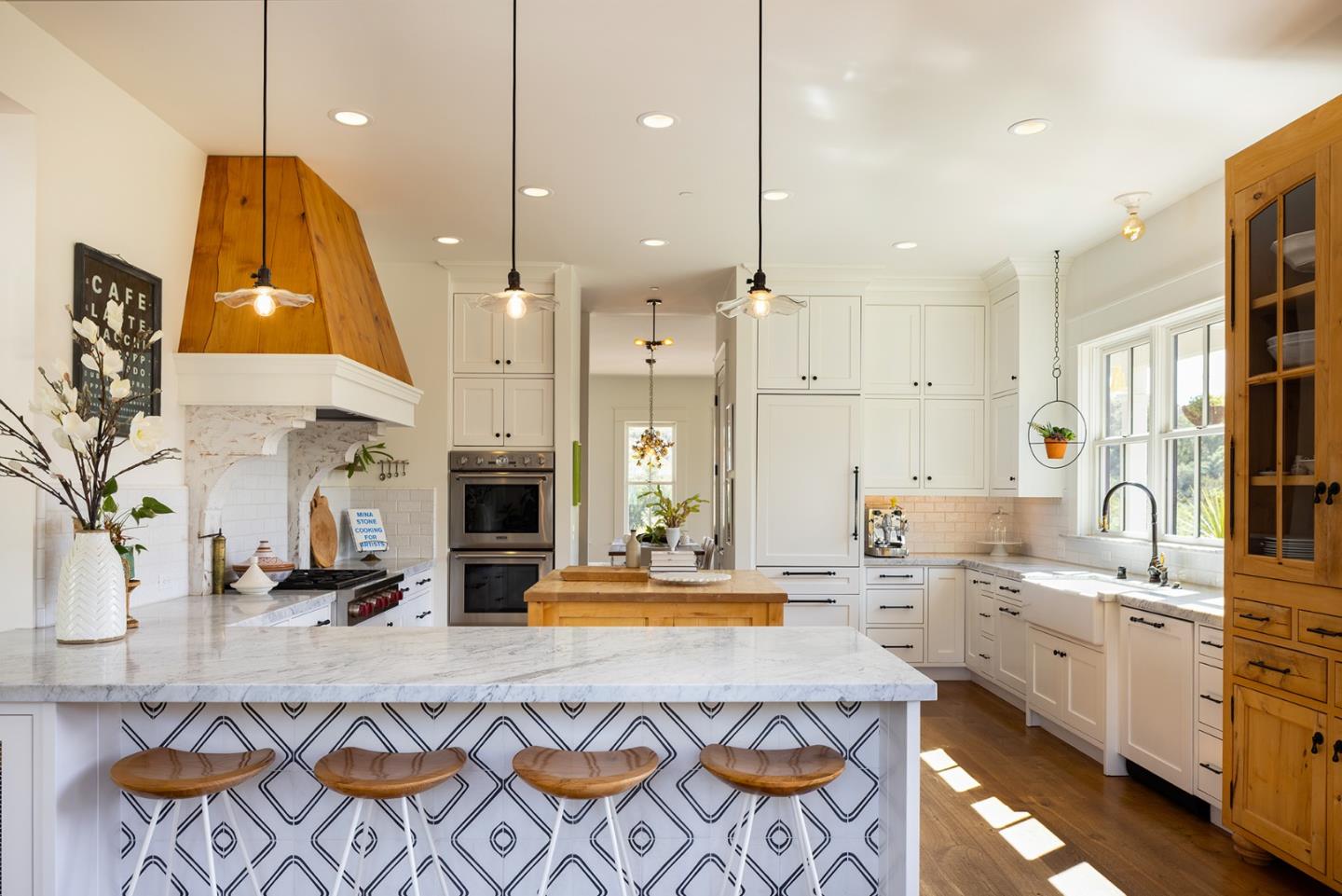 Detail Gallery Image 12 of 50 For 365 Race Horse Ln, Watsonville,  CA 95076 - 4 Beds | 3 Baths