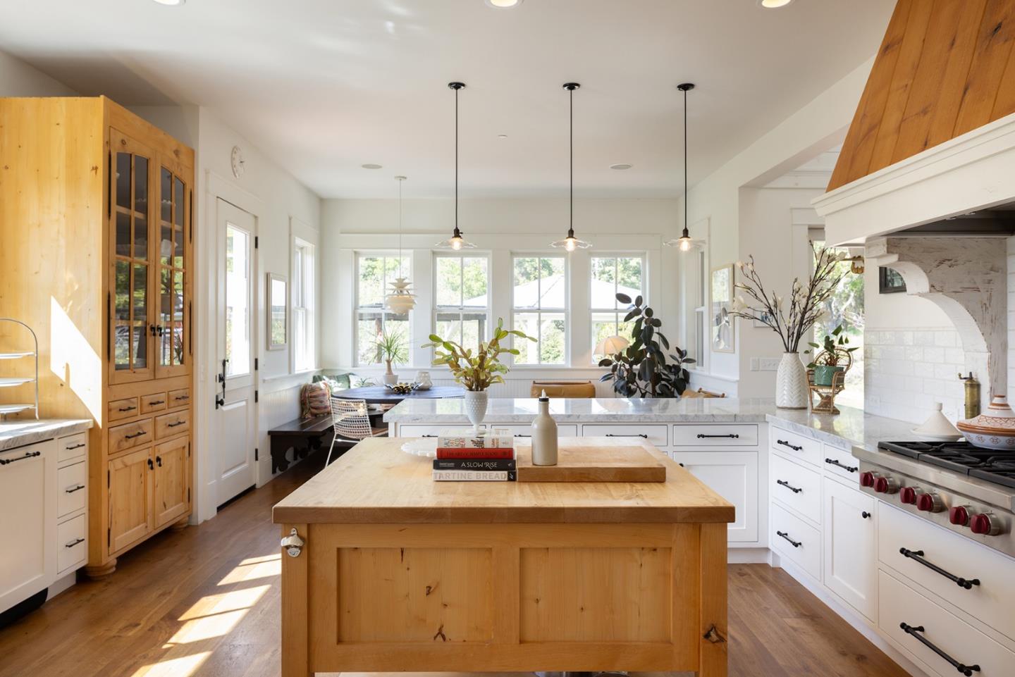 Detail Gallery Image 15 of 50 For 365 Race Horse Ln, Watsonville,  CA 95076 - 4 Beds | 3 Baths