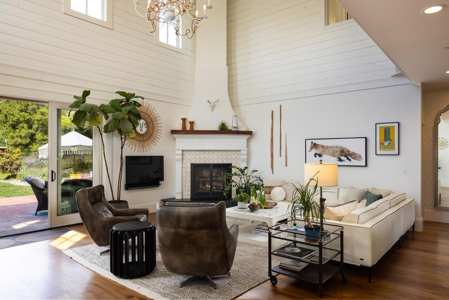 Detail Gallery Image 9 of 50 For 365 Race Horse Ln, Watsonville,  CA 95076 - 4 Beds | 3 Baths