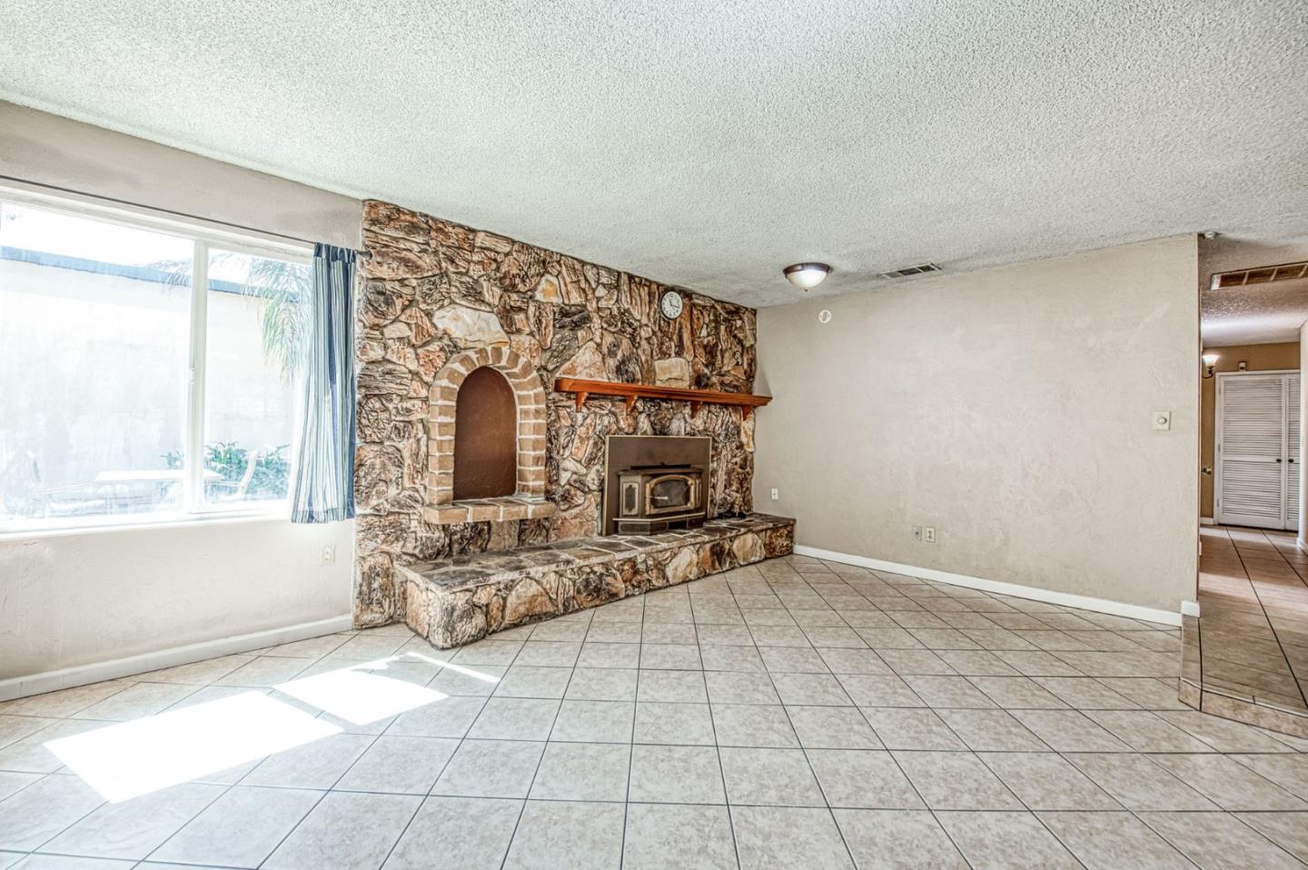 Detail Gallery Image 20 of 40 For 4355 W Shields Ave, Fresno,  CA 93722 - 3 Beds | 2 Baths