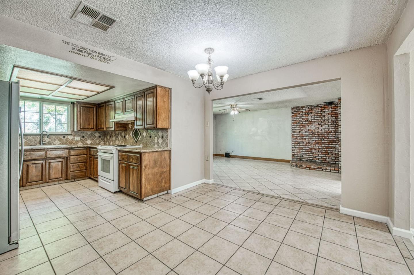 Detail Gallery Image 22 of 40 For 4355 W Shields Ave, Fresno,  CA 93722 - 3 Beds | 2 Baths