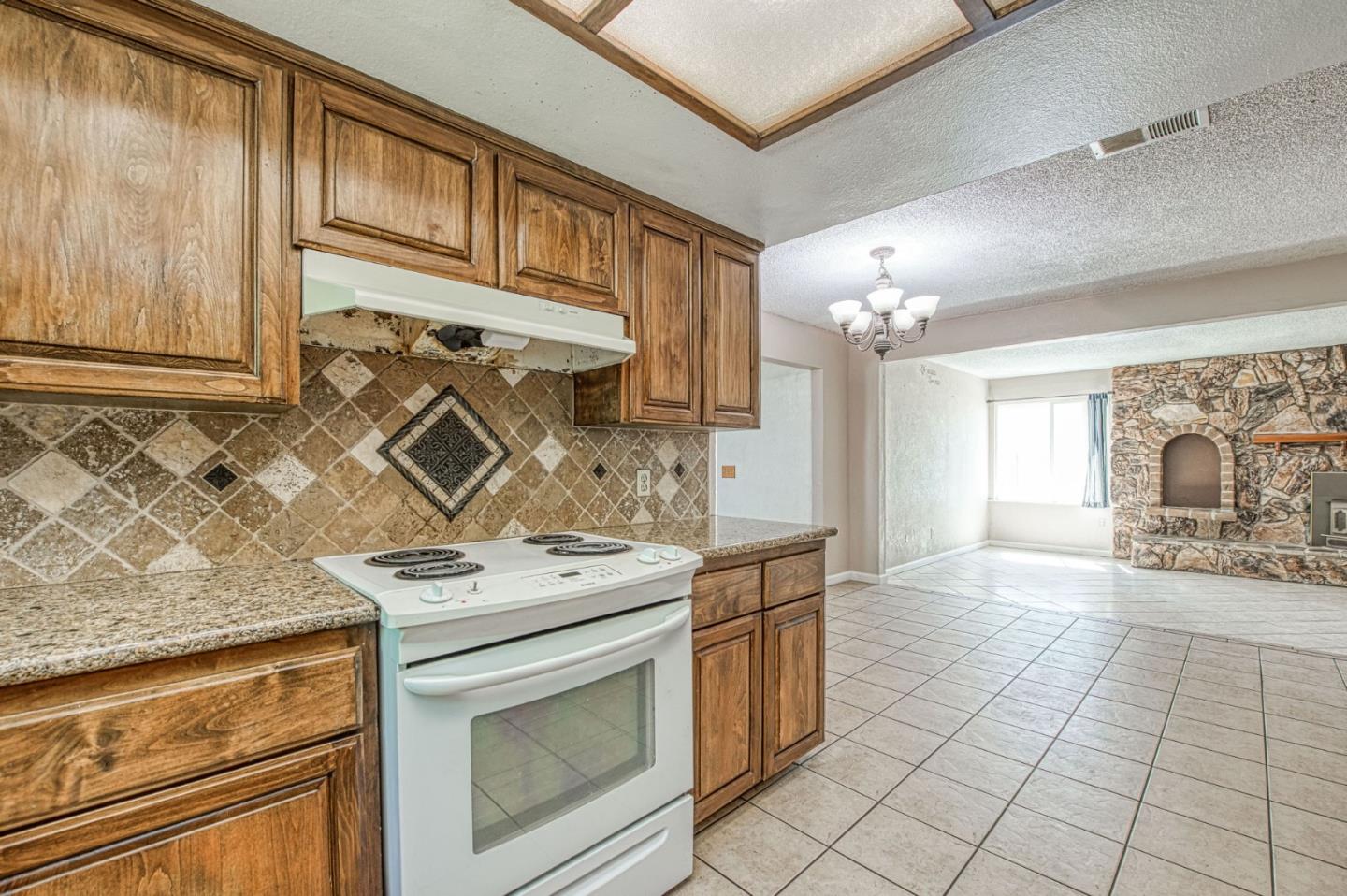 Detail Gallery Image 25 of 40 For 4355 W Shields Ave, Fresno,  CA 93722 - 3 Beds | 2 Baths