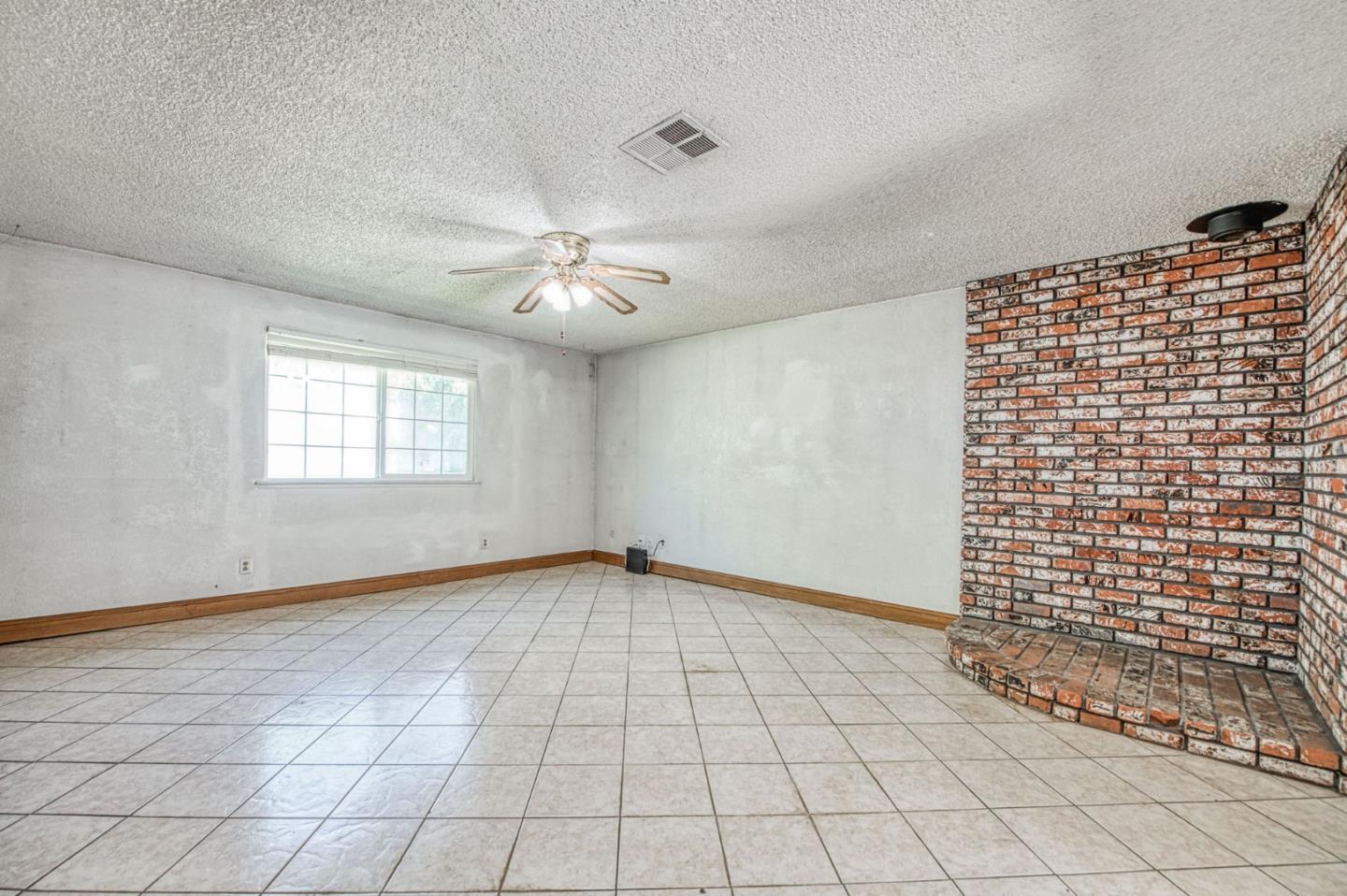 Detail Gallery Image 26 of 40 For 4355 W Shields Ave, Fresno,  CA 93722 - 3 Beds | 2 Baths