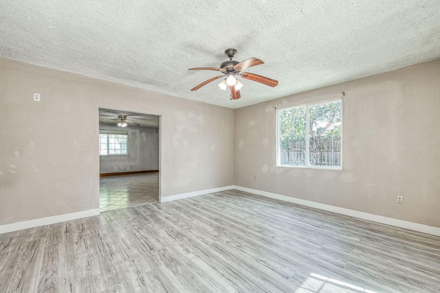 Detail Gallery Image 27 of 40 For 4355 W Shields Ave, Fresno,  CA 93722 - 3 Beds | 2 Baths