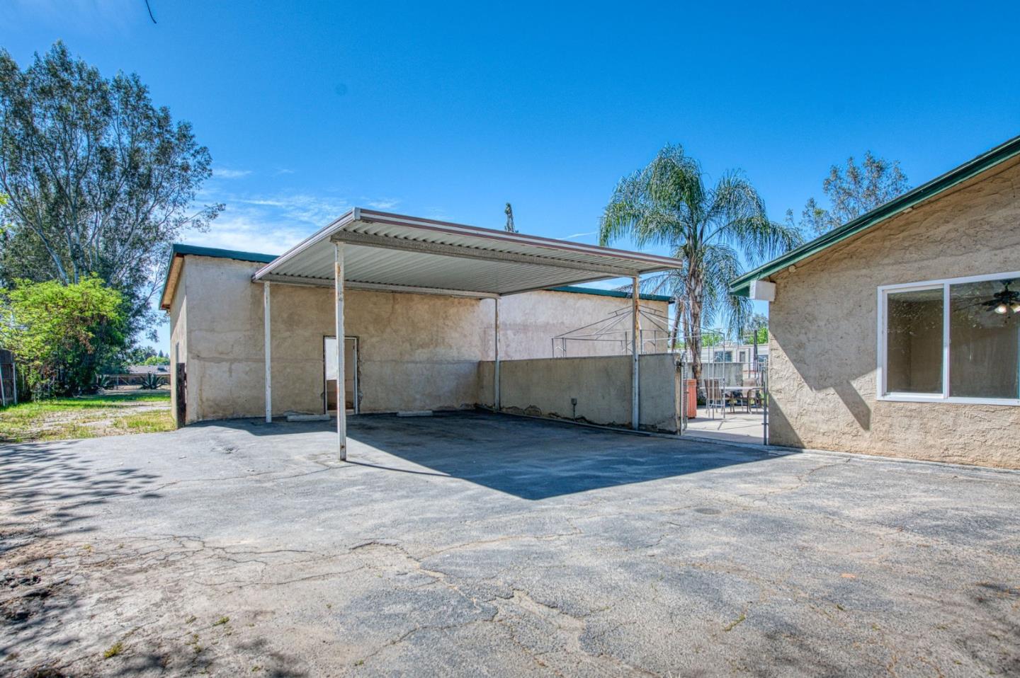 Detail Gallery Image 5 of 40 For 4355 W Shields Ave, Fresno,  CA 93722 - 3 Beds | 2 Baths