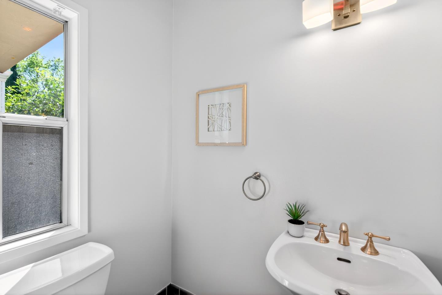 Detail Gallery Image 13 of 25 For 125 Connemara Way #130,  Sunnyvale,  CA 94087 - 2 Beds | 1/1 Baths