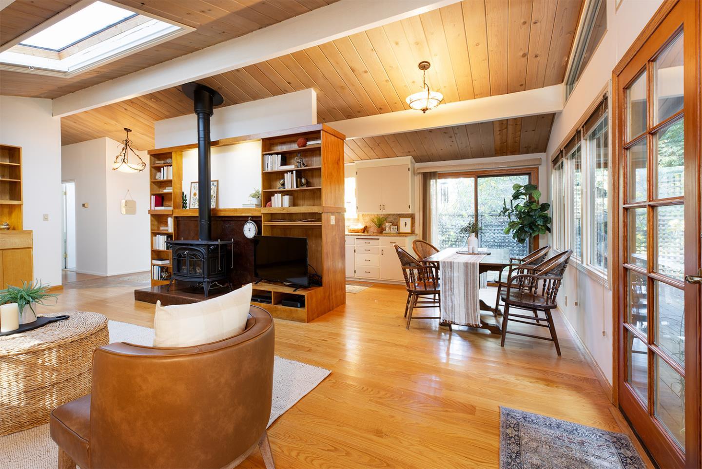 Detail Gallery Image 10 of 36 For 951 Jenny Way, Felton,  CA 95018 - 3 Beds | 3 Baths