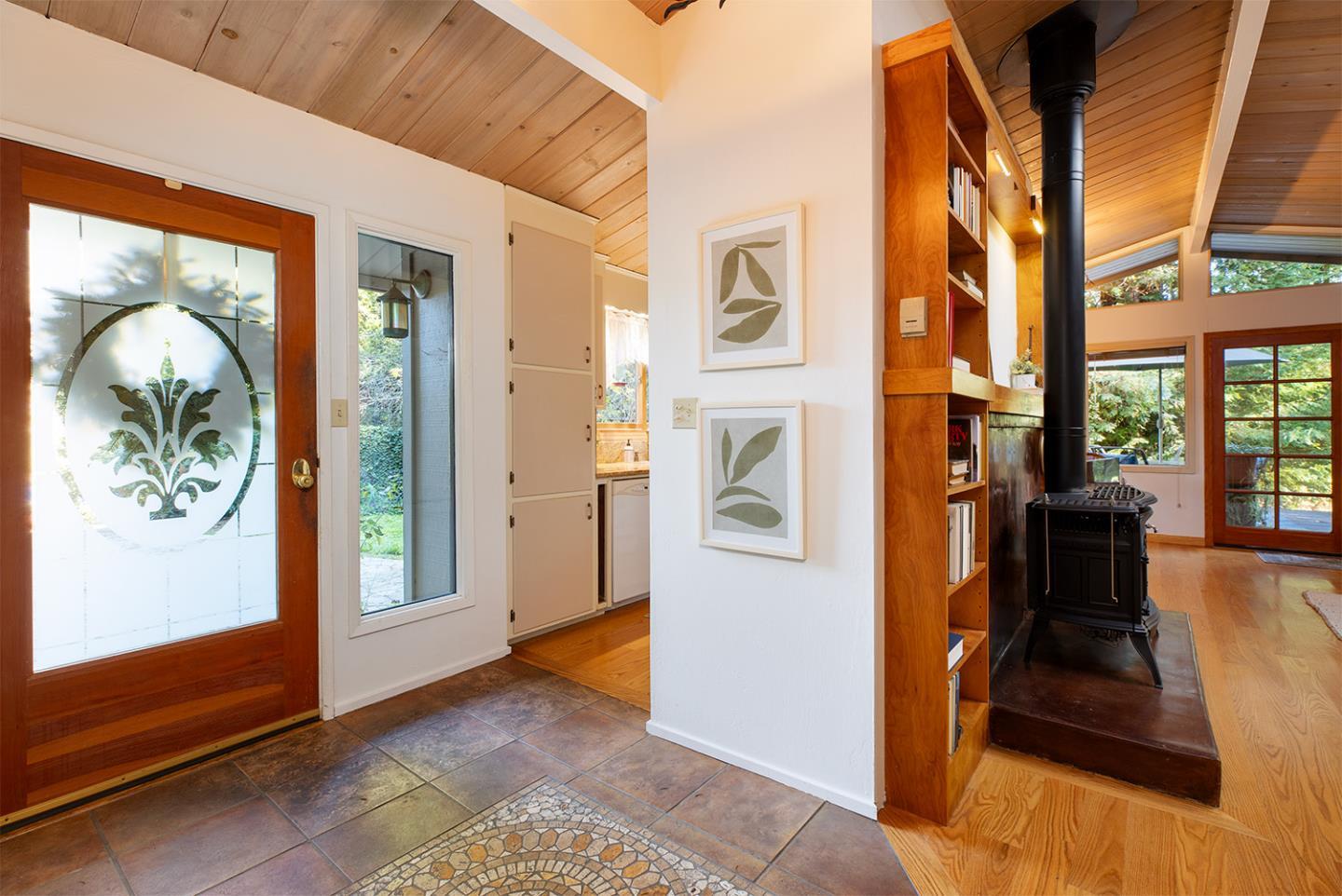 Detail Gallery Image 3 of 36 For 951 Jenny Way, Felton,  CA 95018 - 3 Beds | 3 Baths