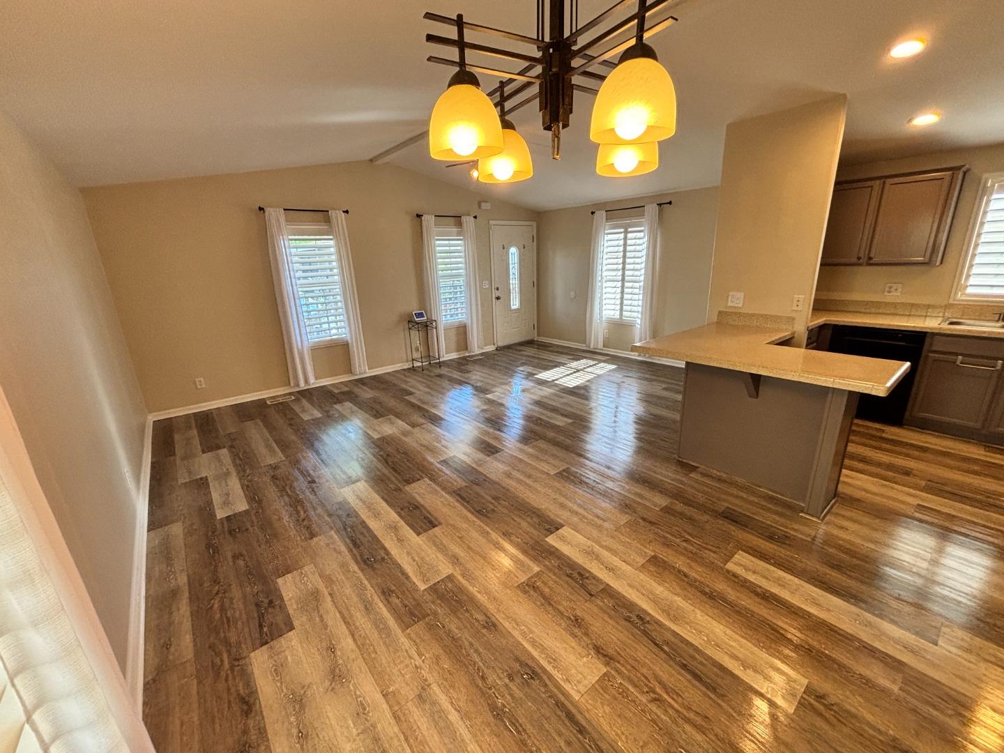 Detail Gallery Image 4 of 29 For 290 Sunny Hills Dr #290,  Rancho Cordova,  CA 95670 - 2 Beds | 2 Baths