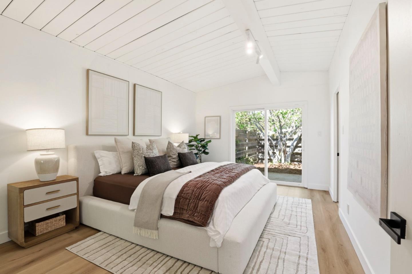 Detail Gallery Image 14 of 32 For 4134 Wilkie Way, Palo Alto,  CA 94306 - 3 Beds | 2 Baths