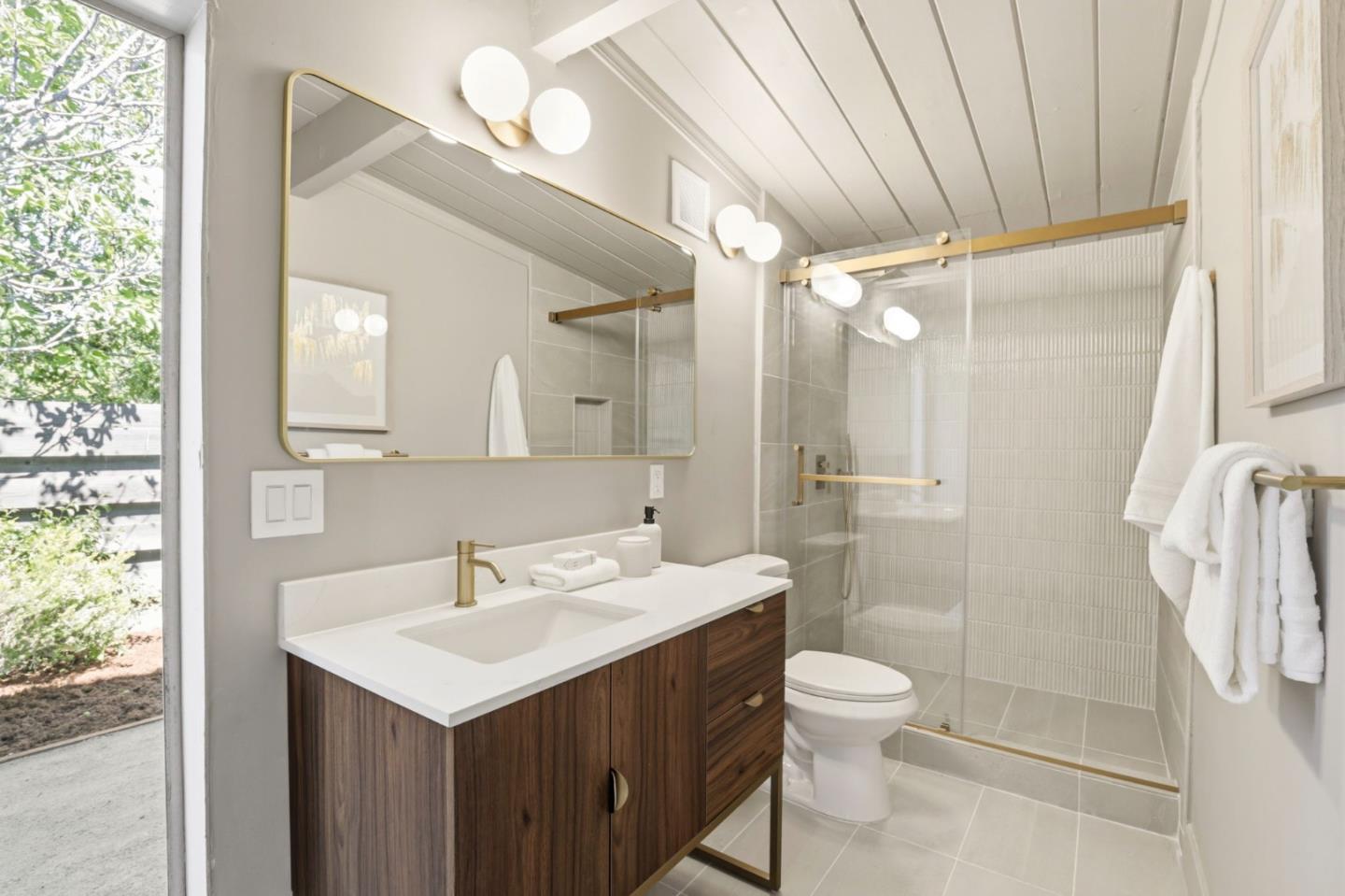 Detail Gallery Image 16 of 32 For 4134 Wilkie Way, Palo Alto,  CA 94306 - 3 Beds | 2 Baths