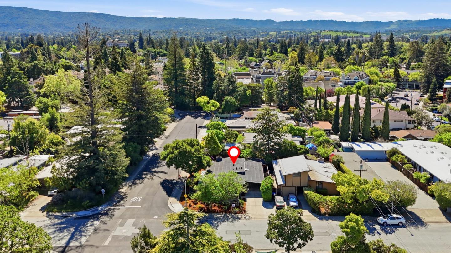 Detail Gallery Image 30 of 32 For 4134 Wilkie Way, Palo Alto,  CA 94306 - 3 Beds | 2 Baths