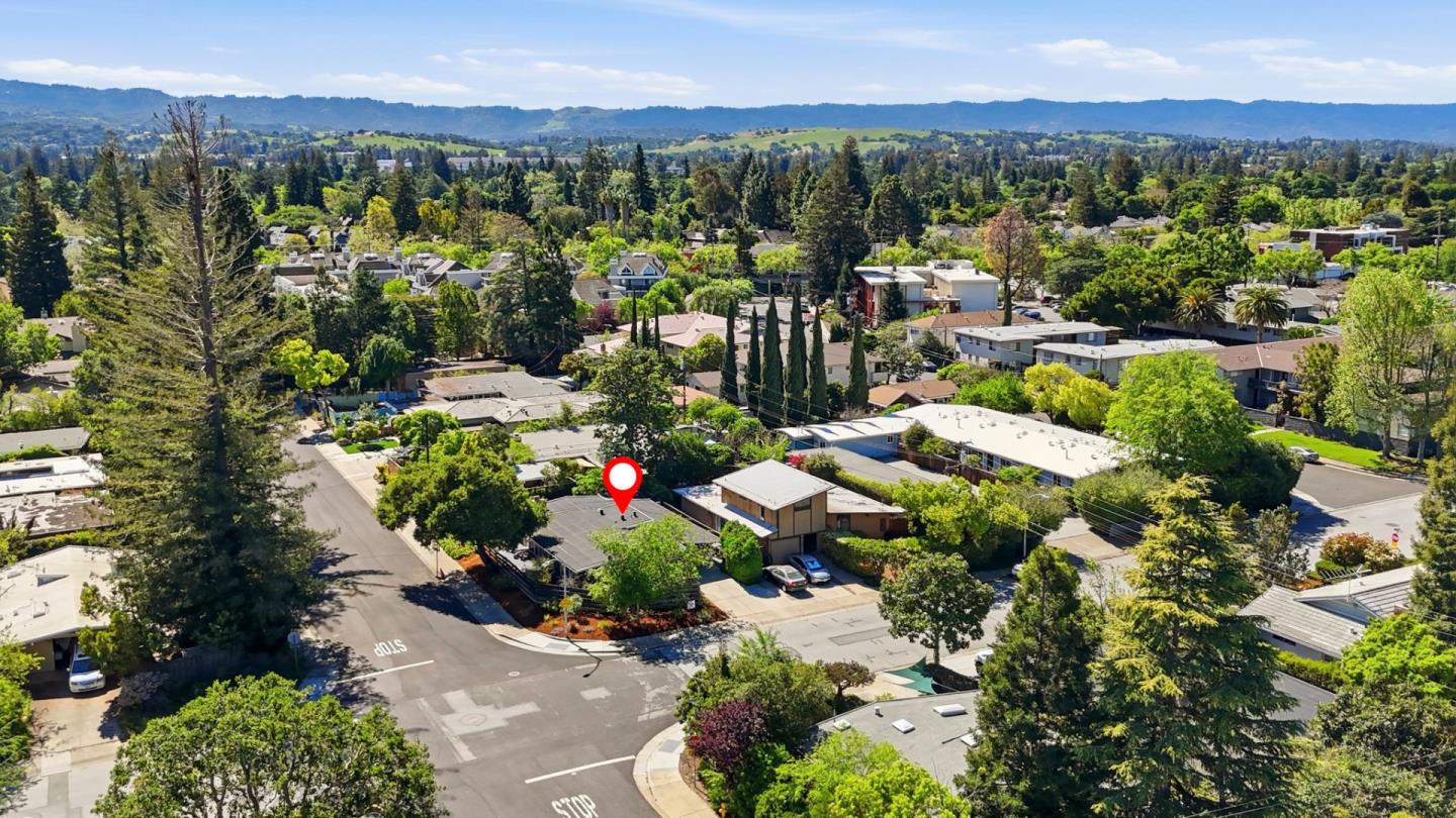 Detail Gallery Image 31 of 32 For 4134 Wilkie Way, Palo Alto,  CA 94306 - 3 Beds | 2 Baths