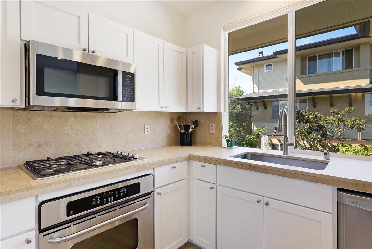 Detail Gallery Image 16 of 42 For 117 Gault St #B,  Santa Cruz,  CA 95062 - 2 Beds | 2 Baths