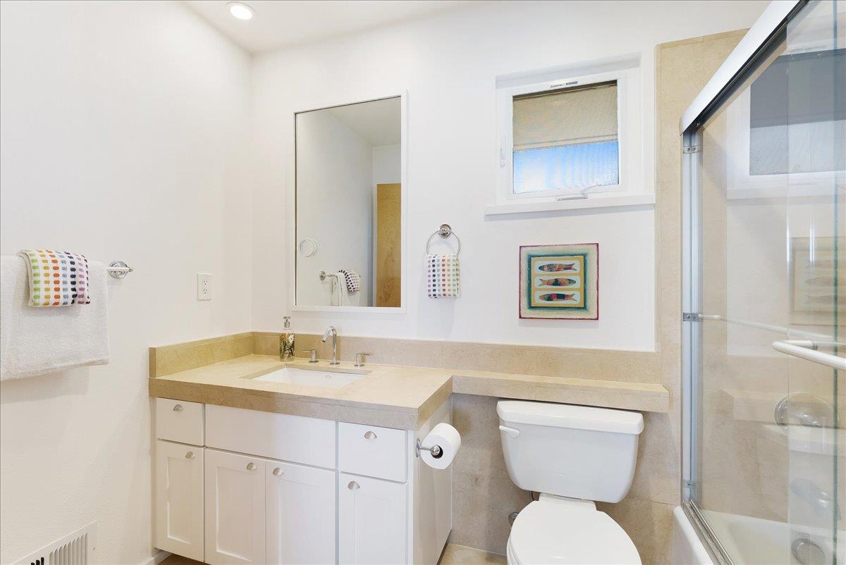 Detail Gallery Image 23 of 42 For 117 Gault St #B,  Santa Cruz,  CA 95062 - 2 Beds | 2 Baths