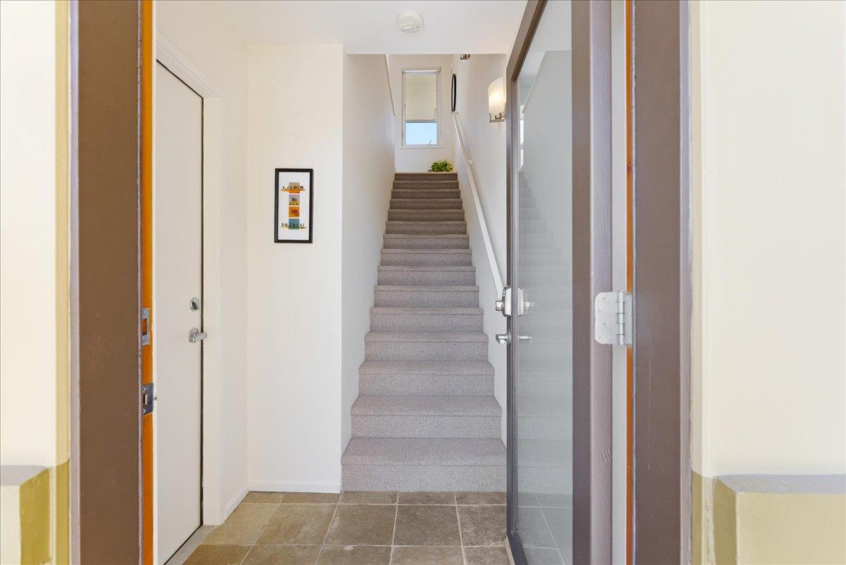 Detail Gallery Image 5 of 42 For 117 Gault St #B,  Santa Cruz,  CA 95062 - 2 Beds | 2 Baths