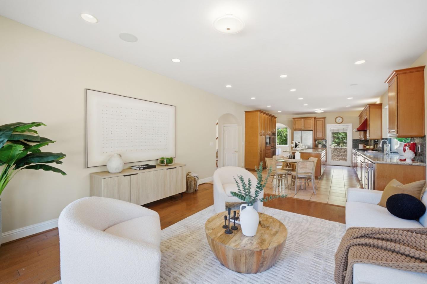 Detail Gallery Image 21 of 77 For 2075 Mantelli Dr, Gilroy,  CA 95020 - 6 Beds | 4 Baths