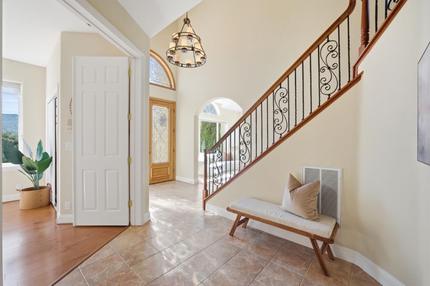 Detail Gallery Image 23 of 77 For 2075 Mantelli Dr, Gilroy,  CA 95020 - 6 Beds | 4 Baths