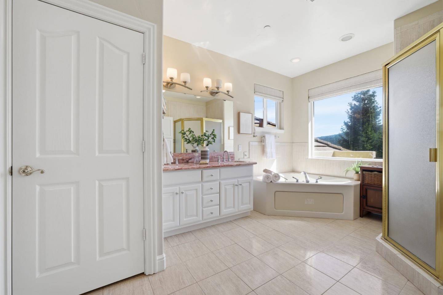 Detail Gallery Image 39 of 77 For 2075 Mantelli Dr, Gilroy,  CA 95020 - 6 Beds | 4 Baths