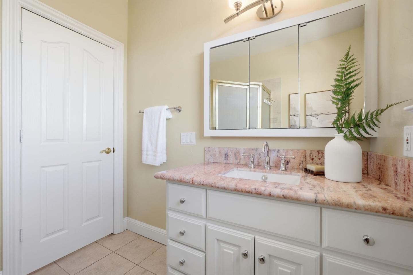 Detail Gallery Image 43 of 77 For 2075 Mantelli Dr, Gilroy,  CA 95020 - 6 Beds | 4 Baths