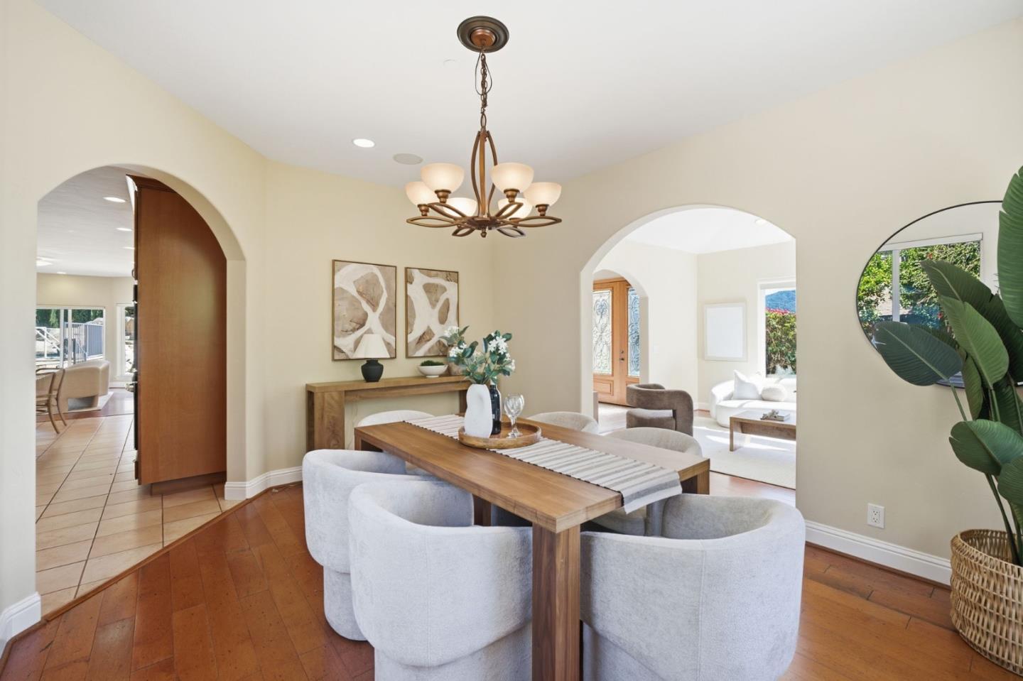 Detail Gallery Image 6 of 77 For 2075 Mantelli Dr, Gilroy,  CA 95020 - 6 Beds | 4 Baths