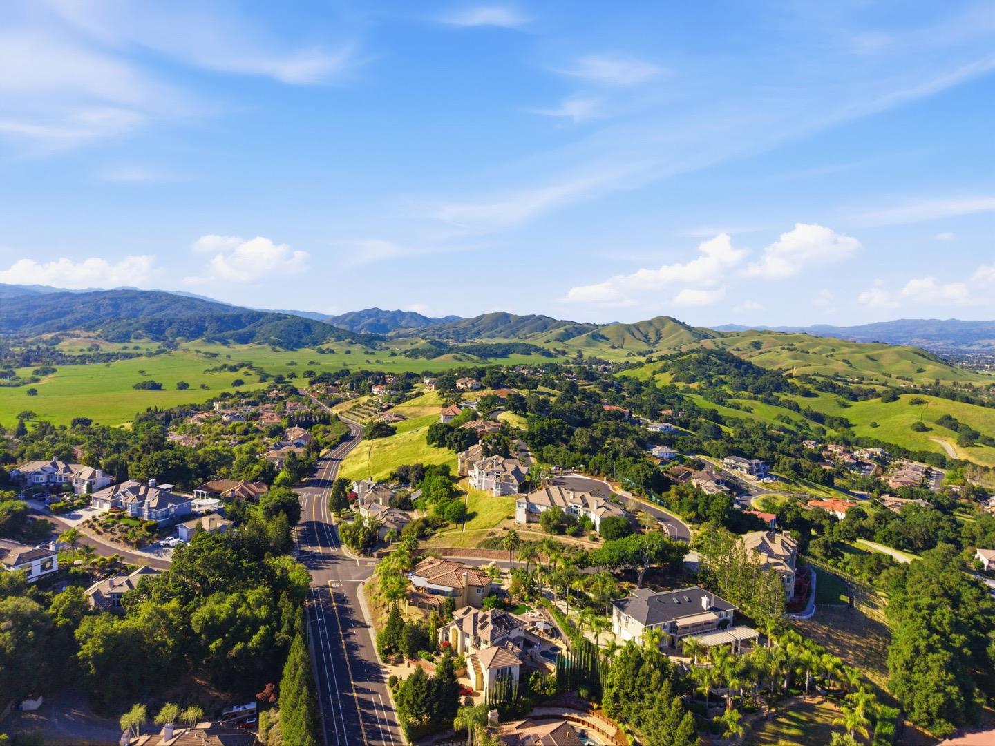 Detail Gallery Image 63 of 77 For 2075 Mantelli Dr, Gilroy,  CA 95020 - 6 Beds | 4 Baths